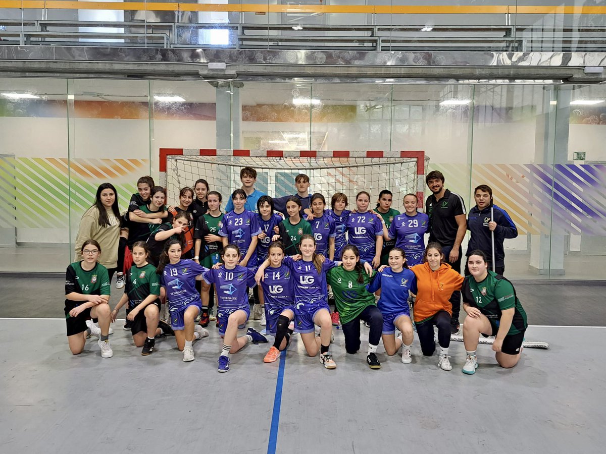 VI TORNEO BASE AZUL

🎭🤾🏼‍♂️ Sábado de Carnaval e de moito balonmán no Multiusos da Xunqueira. 

👉🏼 Máis de 150 xogadoras e xogadores participaron no noso Torneo, nas categorías infantil e cadete.