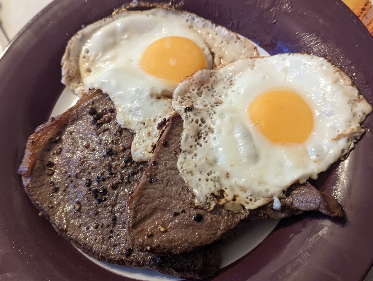 5 egg cheese omlette after an 18 hour fast followed by BPC. Finishing with steak and eggs for dinner.

#carnivore #carnivorediet #carnivoreketo #keto #carnivorelife #carnivoremeal #fasting #fulledbyfat #properhumandiet #primal