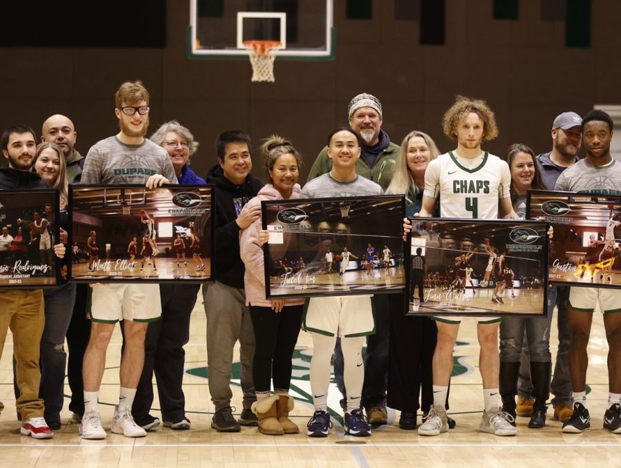 couriercod's tweet photo. The Chaparrals have now won five of their last six games on a three-game win streak. The ceremony held before the tip-off celebrated COD’s seven sophomore players. https://t.co/iaoOVnkhu4
#cod #codsports #codbasketball #mensbasketball #studentathletes #gochapsgo https://t.co/qGe3flKpCV