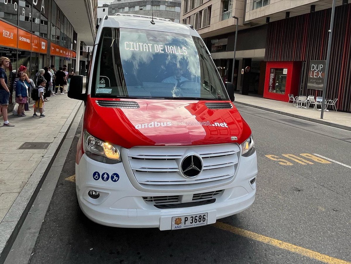 🚏 Si t'has de moure per Andorra la Vella. Deixa el cotxe i utilitza el bus comunal
…..
@andorracapital #andbuscomunal #andorratravellers #busforall #buspertothom #visitandorra #andorraworld #AndbusClass 💚💙