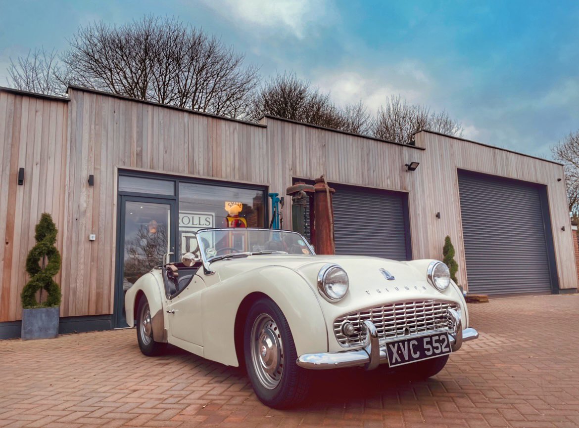 Watch this video of the triumph Tr3 For Sale at Hardy Classics!

youtu.be/JLQXijSXJ9o

#triumph #tr3 #tr3a #triumphtr3 #classiccar #classiccars #carsofyoutube #youtubecars #YouTube #youtubecar #watch #lemans #subscribetomychannel #subscribe #hardyclassics #forsale #car #1950s
