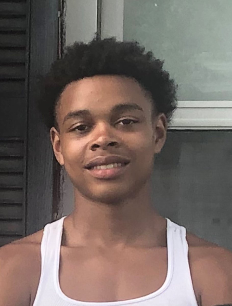 #PleaseShare #MISSING: Darius Quentin Burrell (16) 6’1 & 150 lbs. Last seen on 2/17/23 at 9:51 p.m., from the Middle River area wearing a black/white Adidas jacket, blue jeans & black Nike boots. #BCoPD needs your help. If you have seen/have info, call 911 or 410-887-0220^Gb