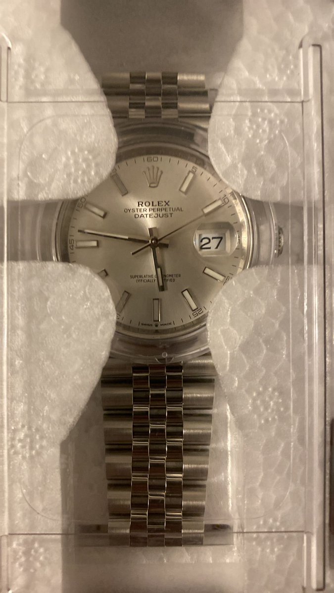 The Luxury Watch Guy tweet media