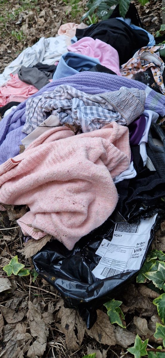 thefallowfields's tweet photo. @OneMcr
Flytipping on Holford Ave Again. Our estate is a right mess and has been over 2 years since you cleaned and litter picked. Shame on you. Why don't you enforce? You got an address this time. https://t.co/rZgz7ovCiN
