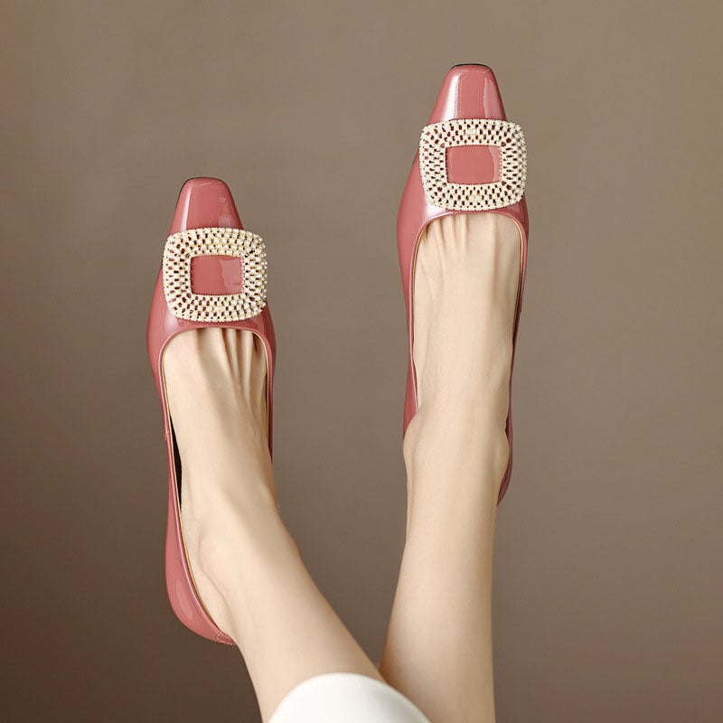 chikoshoes's tweet photo. CHIKO Daneisha Square Toe Kitten Heels Pumps Shoes feature patent-leather upper, leather lining, rubber sole. Heel height is approx. 2" (5 cm)
#Embellished #Pearl #PumpsShoes #WomenShoes
https://t.co/aBuS9TGez4 https://t.co/8HiuGqWN9f