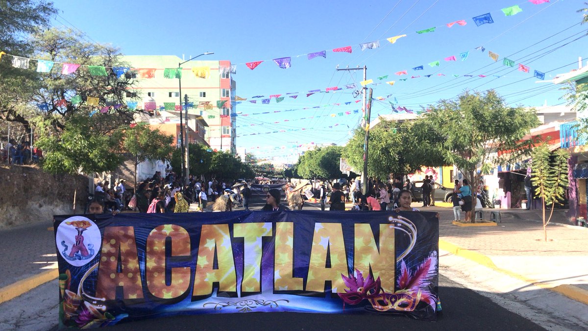 SiMiFloTo's tweet photo. Petlalcingo, Acatlán, Chila de las Flores, San Miguel Ixitlán, San Jerónimo Xayacatlán…., PRESENTES en “la feria de la unidad entre los pueblos”, la #FeriaTecomatlán2023 🎠🏟 @TecomatlanPue #Tradición #Tecuanes #FiestaPopular https://t.co/IGtJ5rfb1D