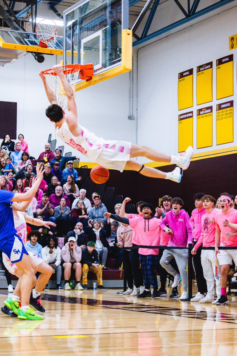 mason_kramer_'s tweet photo. MHS vs SMCHS https://t.co/Ta2isCTYJ8