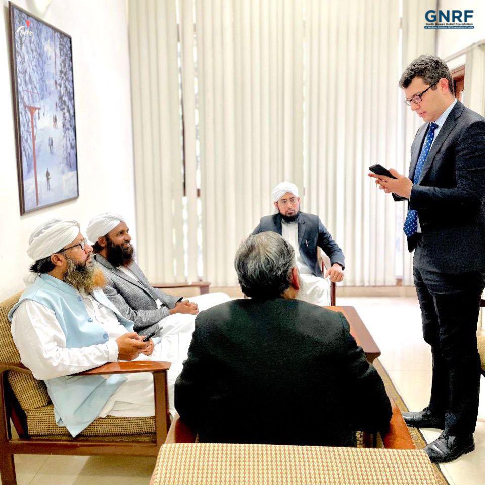 GnrfIndia's tweet photo. HOD GNRF &amp; Majlis Rabta ke zimmadaran ne Turkiye Embassy me Zalzala Zadgan ke liye Turkiye Ambassador ko Imdadi cheque pesh kiya 

GNRF | Garib Nawaz Relief Foundation

Dawateislami India 🇮🇳

@trpresidency @idawateislami @Gnrforg_India #helpinghands #humanity #welfare https://t.co/7Jg8xqVX6t