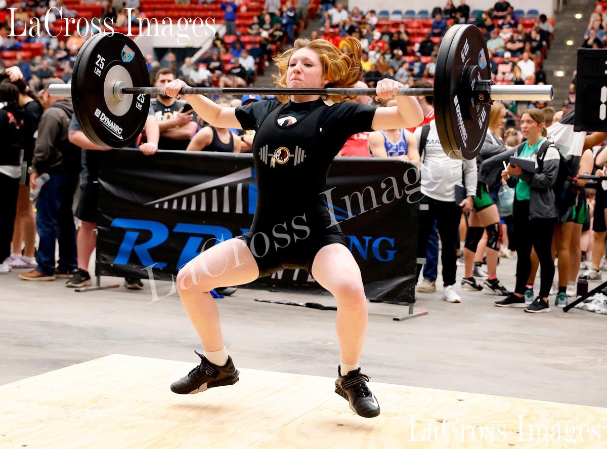 Autumn_Butler55's tweet photo. Finished 16th in the @FHSAA Girls State Weightlifting meet, in both Olympic and Traditional. It was a great championship this week as my class was filled with incredible girls. I meet my goal of qualifying for State as a Sophomore. Can’t wait for Next year my goal is to Medal!!! https://t.co/qXcB9d3BE0