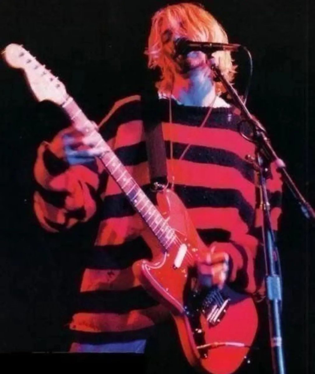 jajsjj wacho hoy cumplo años, díganle feliz cumple a la rubia linda osea yo