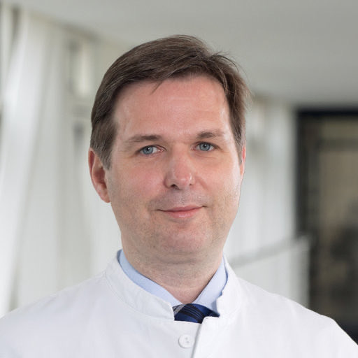 Out in <a href="/NatureMedicine/">Nature Medicine</a> today and covered by the national and international press: Could not be prouder of our very own Björn Jensen who led an international team to cure „The Dusseldorf Patient“ from HIV and Cancer. #hivcure 
nature.com/articles/s4159…

spiegel.de/wissenschaft/m…