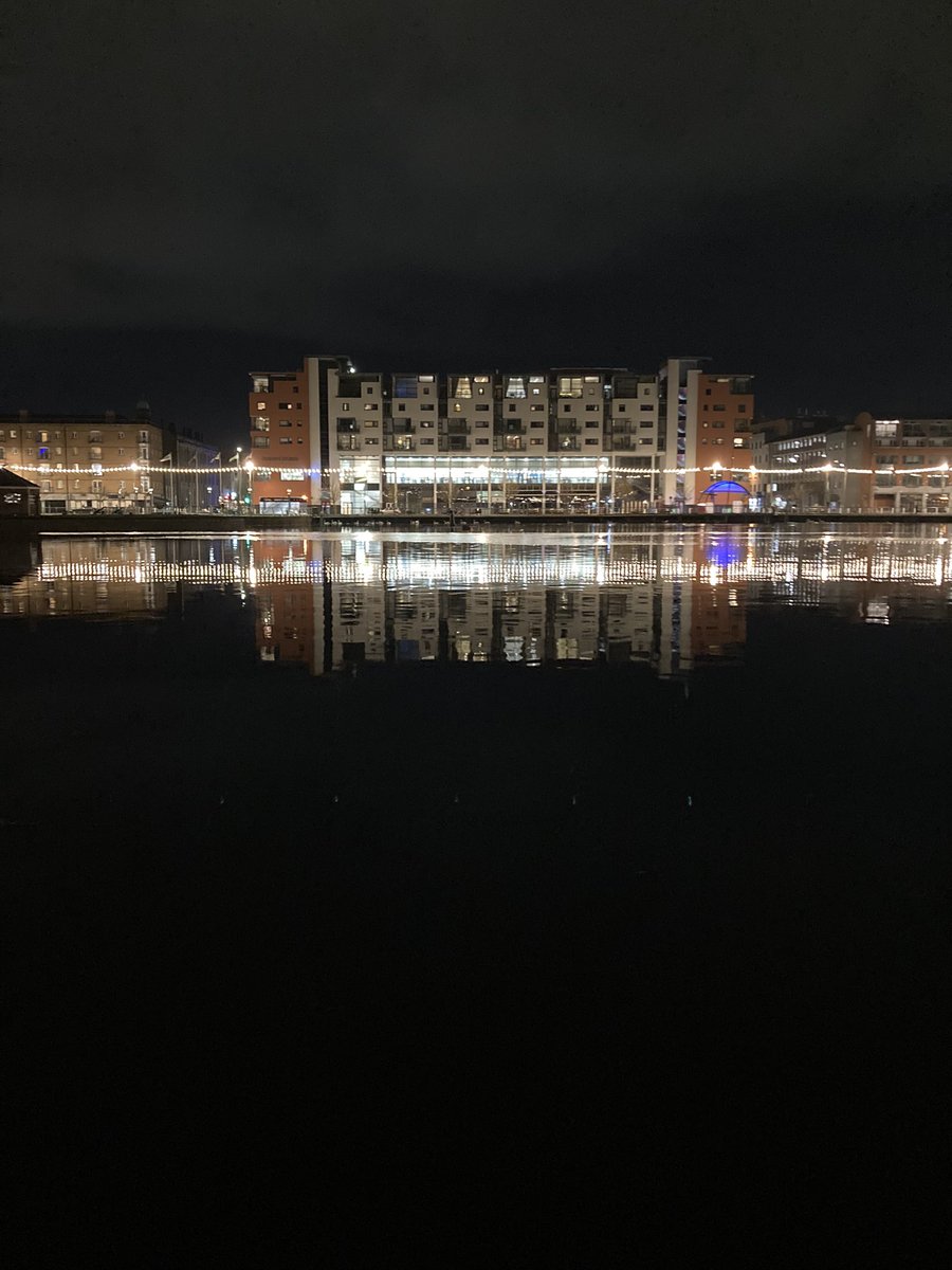 If you are nearby get out for a run or walk #LimerickCity is stunning this evening <a href="/WalkThree/">Three Bridges Walk - Limerick</a> <a href="/CurragowerBar/">Curragower Bar</a> <a href="/house_limerick/">House Limerick</a> <a href="/Smrc_rowing/">St Michael's Rowing Club (SMRC)</a>