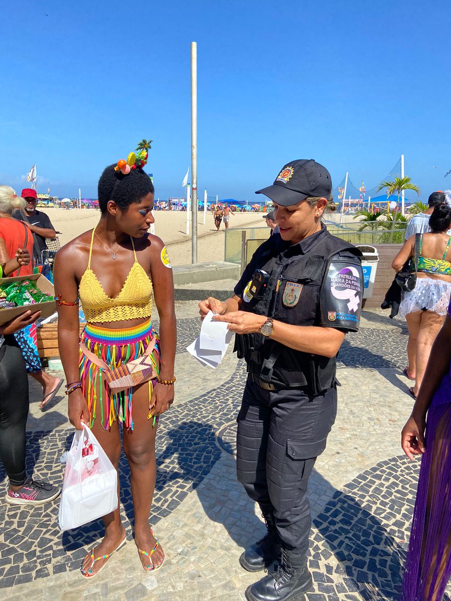 PMERJ's tweet photo. Além do reforço de #PoliciamentoOstensivo feito pelo #19BPM, durante o Bloco "Afoxé Raízes Africanas", a equipe do #ProgramaMariaDaPenha trabalha na conscientização e prevenção dos crimes contra a #mulher.

#Carnaval2023 #NãoÉNão #GuardiõesDaVida #PoliciamentoNosBlocos #PMERJ https://t.co/tIBkt1r7B1