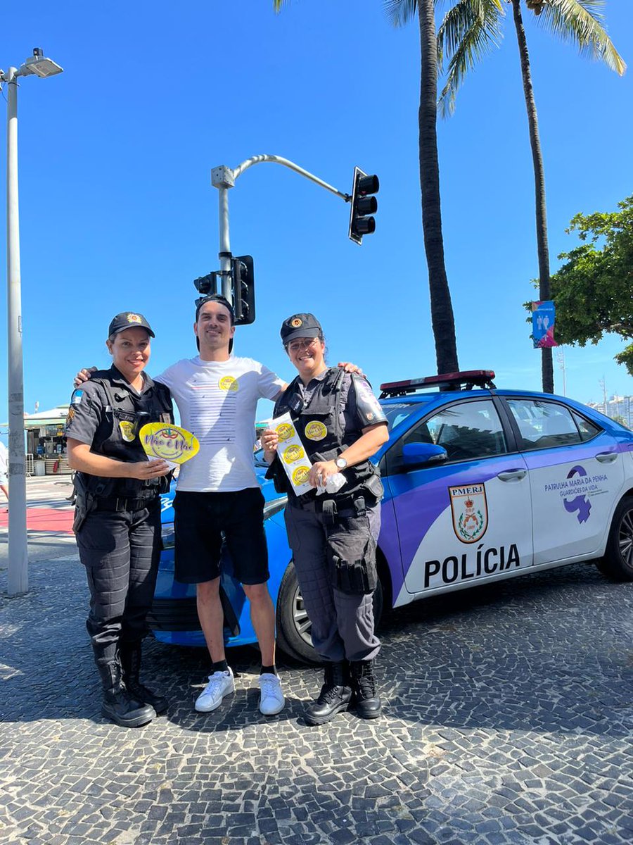 PMERJ's tweet photo. Além do reforço de #PoliciamentoOstensivo feito pelo #19BPM, durante o Bloco "Afoxé Raízes Africanas", a equipe do #ProgramaMariaDaPenha trabalha na conscientização e prevenção dos crimes contra a #mulher.

#Carnaval2023 #NãoÉNão #GuardiõesDaVida #PoliciamentoNosBlocos #PMERJ https://t.co/tIBkt1r7B1