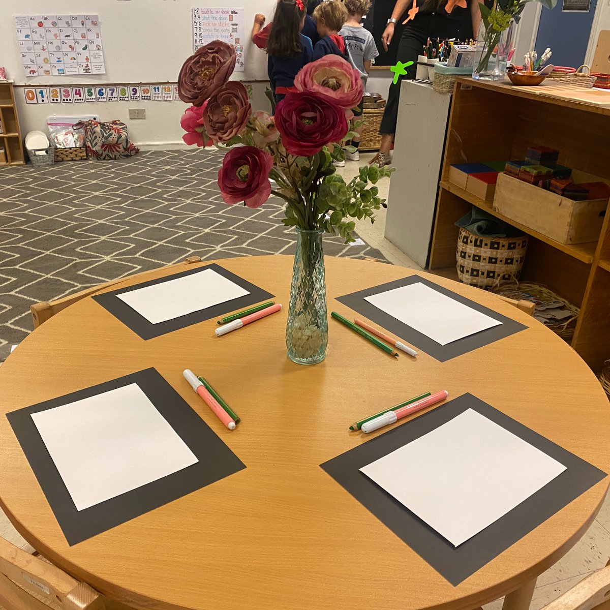 Easels? Paint? Colors? … What might this new Unit of Inquiry be about? Provocations and invitations to learn sparking curiosity in our young artists as we launch our new Unit of #Inquiry; The Artist! What talented students (and teachers) we have! #NidoLearns #earlyyears 🎨🖌️