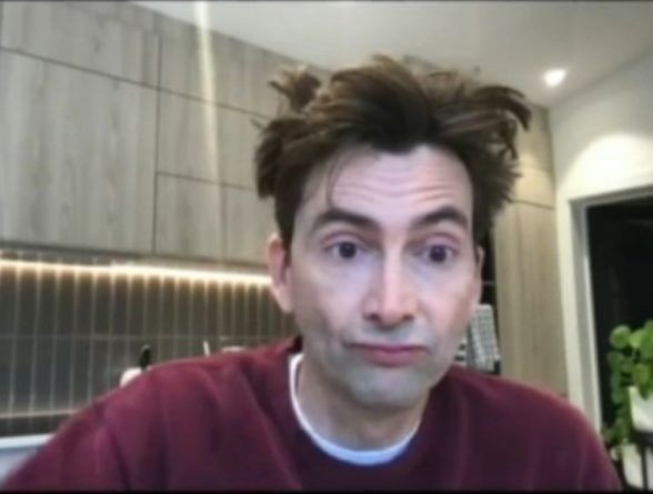 lqhtze's tweet image. Це я сиджу і дивлюсь як мої однолітки мають веселе та активне життя. Гуляють, живуть життя:
А я їбаний, закритий в собі інтроверт який сидить в хаті 25/8