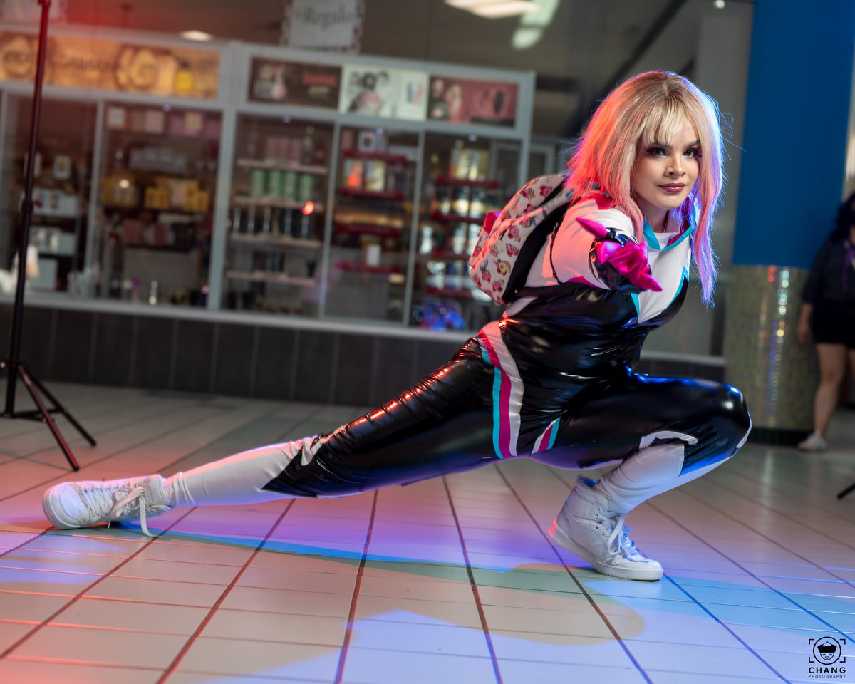 ScribbleHarmony's tweet photo. Saturday on Aguadilla mall Comic Fest as Spidergwen 

Thanks to dorkhero20 and jc.pqdua_ph for the amazing photos

#spiderverse #ghostspider #cosplayers #spidergwen #cosplay #cosplaypr #cosplayer #spidermanintothespiderverse #cosplaypuertorico  #marvel #marvelcomics  #comicfest https://t.co/NoPyyz5d3j
