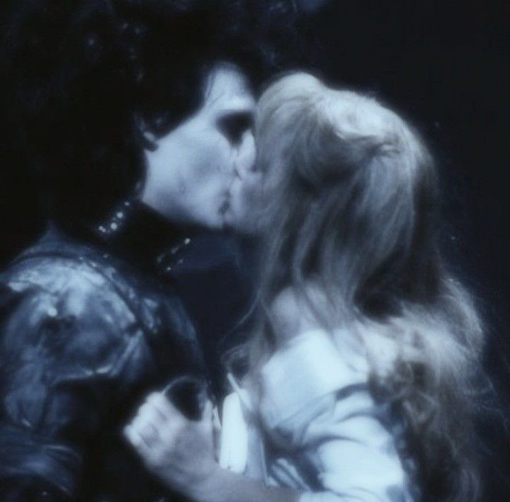 acid666host's tweet photo. edward scissorhands https://t.co/eVvqmuwoJp