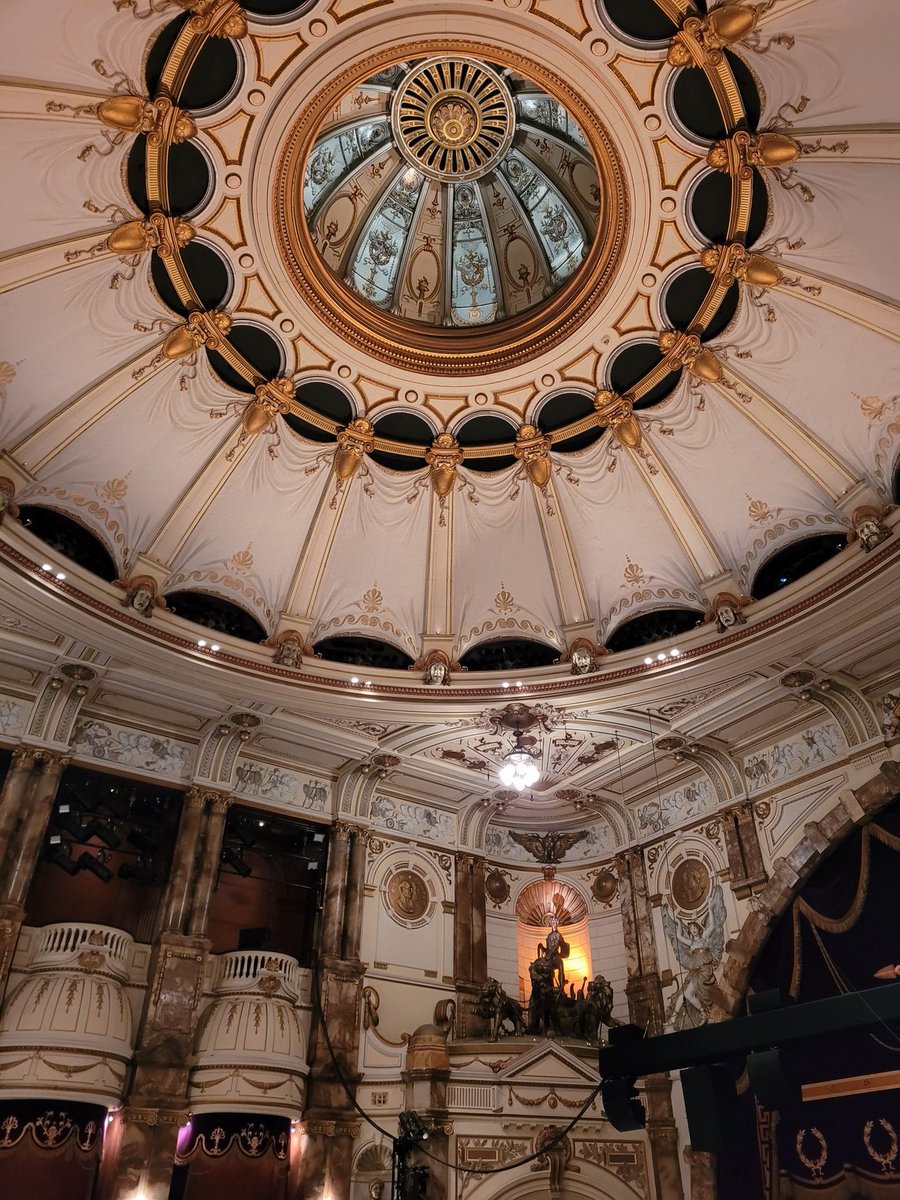 Taking my mum to see Carmen tonight. My first time watching it, her 4th. Can't wait! #ENOcarmen <a href="/E_N_O/">English National Opera</a>