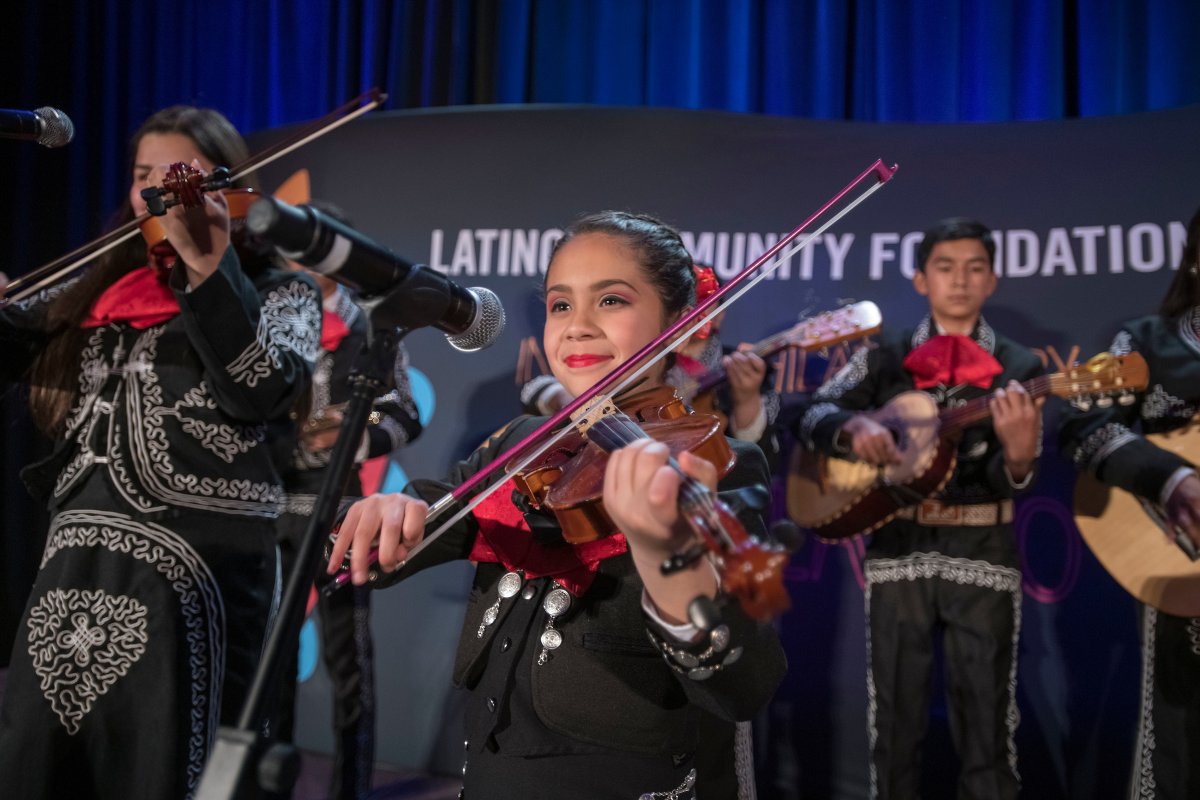 LatinoCommFdn's tweet image. Are you interested in applying for #PoderArte, our latest initiative focused on promoting civic engagement and social change through art?

LCF invites you to join us for our virtual info session this Wednesday at noon.

Register: bit.ly/PoderArteInfo