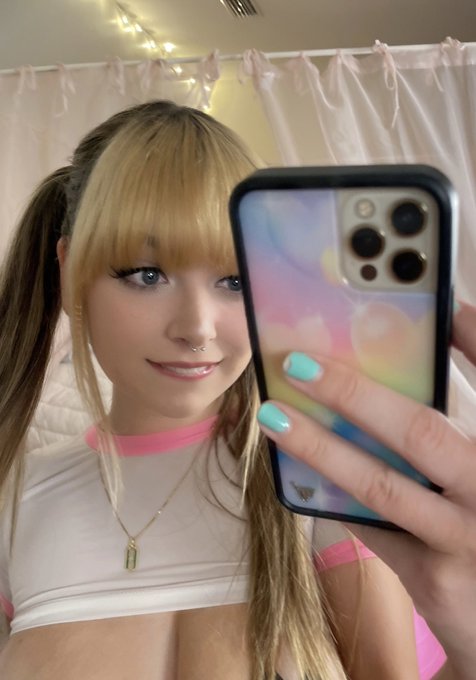 Watch rows's leaked NSFW photo on TwXstars