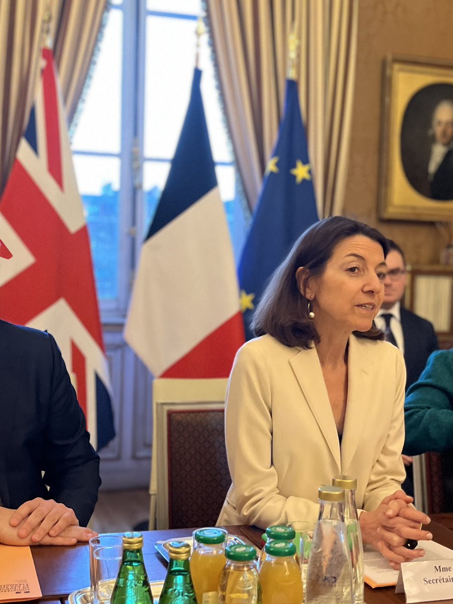 francobritish's tweet photo. Tonight our Young Leaders had the honour of meeting @LaurenceBoone, French Minister for Europe, at the French Ministry for Europe and Foreign Affairs to discuss policy ideas ahead of the France-UK Summit next month https://t.co/Yqy1WOlyV3