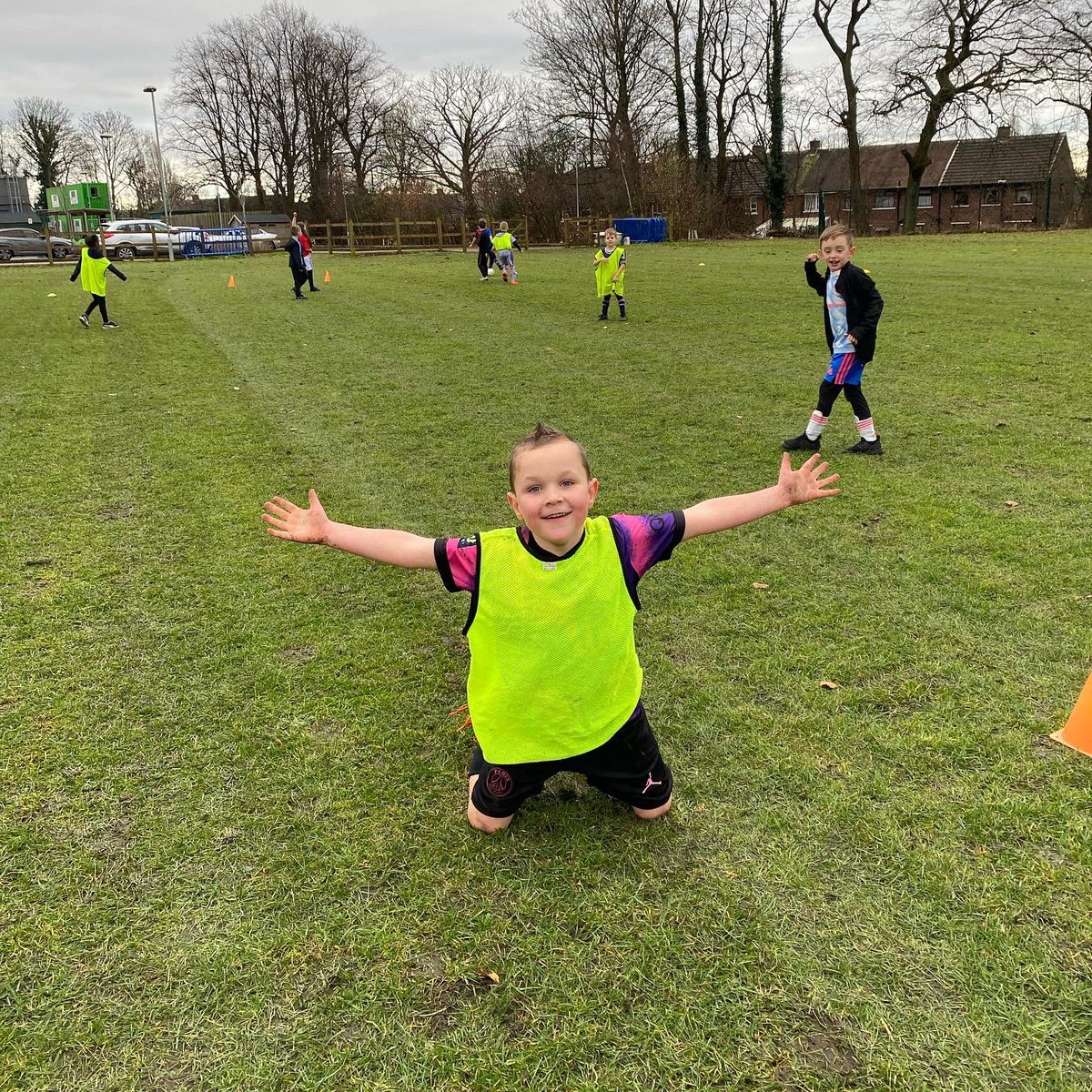 Soccer School Day 1 ⚽️

Fantastic first day to kick us off, nice to see some new faces as well as the seasoned veterans 🤣 great to see them enjoying themselves and making new friends! 

See you tomorrow 😃👋🏻