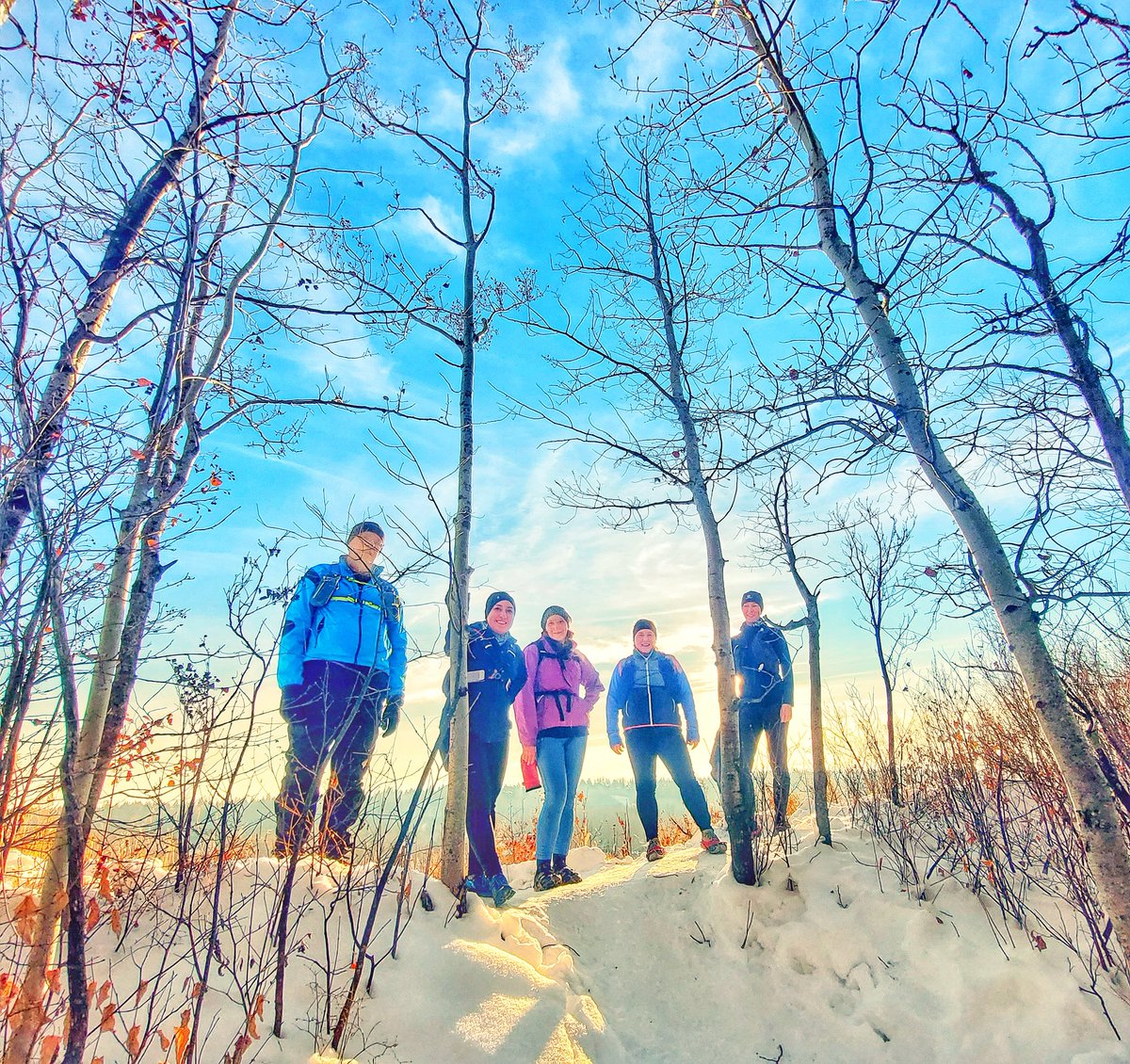 Trail love! Runners and Hikers join us on Feb 21st at Panini's Italian Cucina above Dawson Park for trails at social or adventure paces. Pick your pack. 630pm prompt start bc it's warm when we're moving, cold if we're standing still. 
#traillove #yegtrails #wintercity