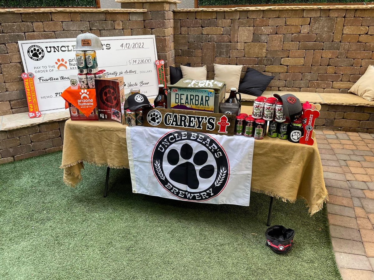 unclebearsaz's tweet photo. #azbeerweek continues with our 8th Annual #PintsforPaws fundraiser for @azhumane! We are at @12News today for @arizonamidday and it also happens to be #NationalLoveYourPetDay Tune in at 1:30pm to learn more about Pints for Paws with owner, Todd, Bear 2.0 and Marissa. 🍻📺🐕‍🦺 https://t.co/RXsHs0cTeS