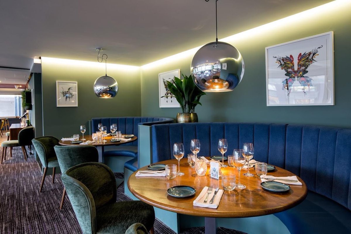 DeFrae1's tweet photo. DeFrae Contract Furniture worked with the team at Searcys to refurbish the brasserie restaurant.

Find out more here https://t.co/IF9rxEa6Ai

#restaurant #furniture #barstools #restaurantfurniture #contractfurniture #restaurantdesign #barbican #london https://t.co/Xm6tWQM5KF