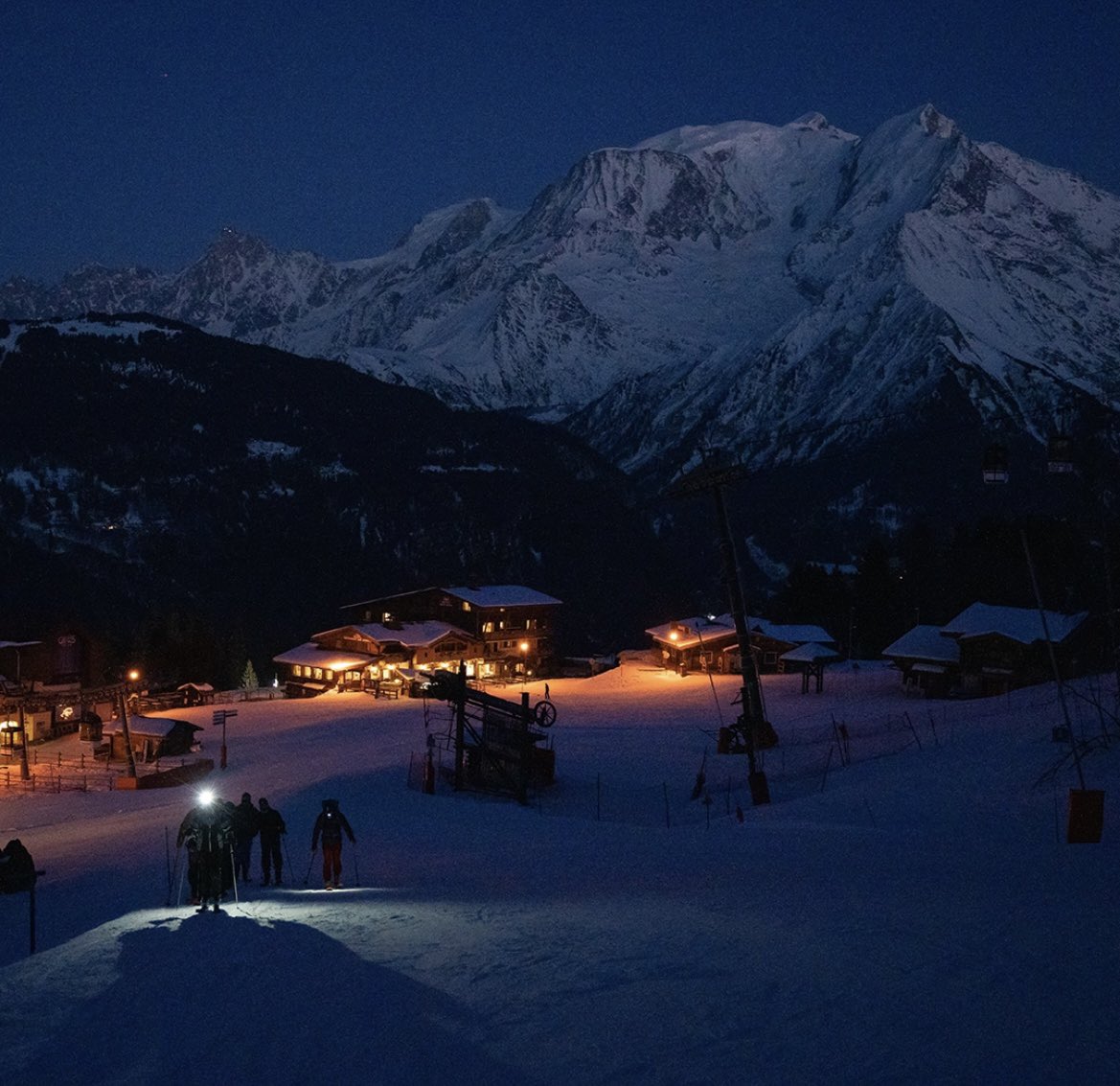 🇫🇷🏔️ Ski de randonnée nocturne au départ du Bettex.                       ———📷saintgervais_montblanc