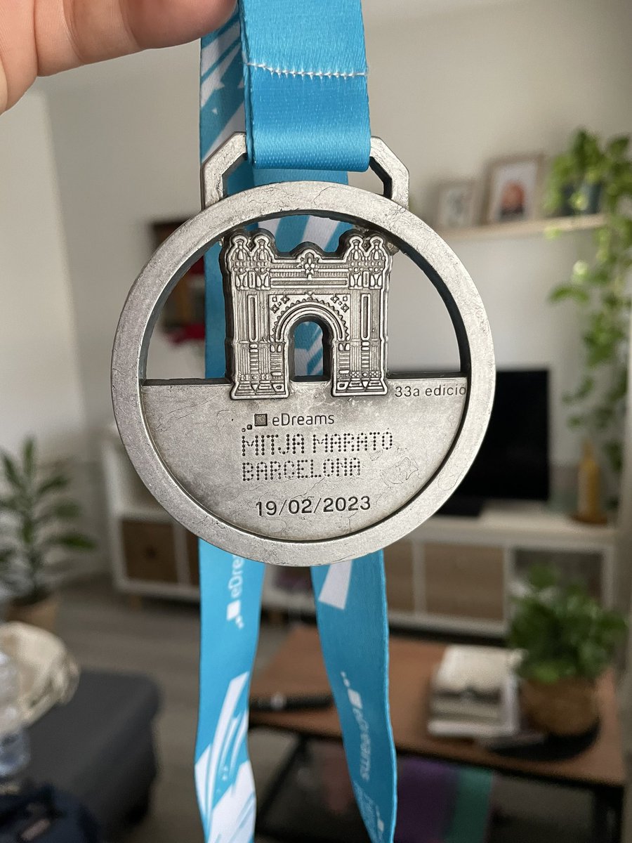 Ricky3M's tweet photo. eDreams Mitja Marató de Barcelona 2023. Contento por seguir batiendo mi marca personal año a año, y ya van 3 seguidas. El año que viene iremos a por más y mejor. Sempre més. 
@mitjabarcelona 
@Suuntoesp https://t.co/sOnSRCVi9V