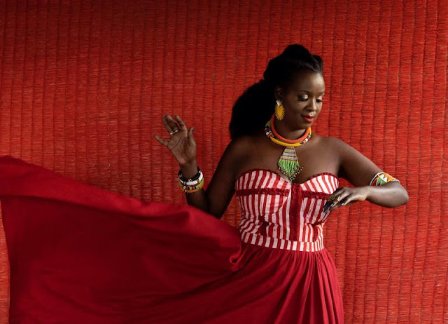 NewBlackMan's tweet photo. "Once I could feel grounded in an East African context and value who I am in an American context - suddenly it was so apparent that music was where I was supposed to be." -- @somimusic 

Helga: Jazz Vocalist Somi on Finding Your Voice
https://t.co/CUtCqTOS2n via @WNYCStudios https://t.co/DfWInBeJYt