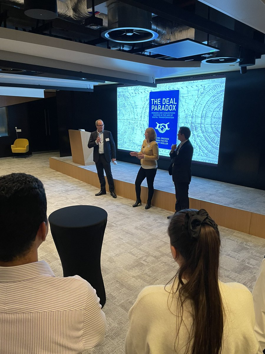 Fascinating insights about how digital technology has transformed deal making at the launch of The Deal Paradox this evening. #EY <a href="/MDriessen_EY/">Michel Driessen</a> <a href="/annafaelten/">Anna Faelten</a> <a href="/scottmoeller/">Prof Scott Moeller</a>