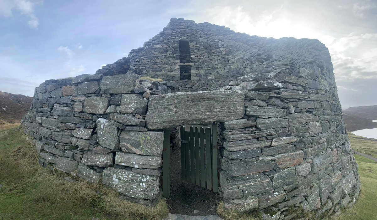 klondyker's tweet photo. Dun Carloway Broch. Best preserved I’ve seen. Built around 200 BC. Amazing.
#VisitHebrides https://t.co/C3QayIWXg9