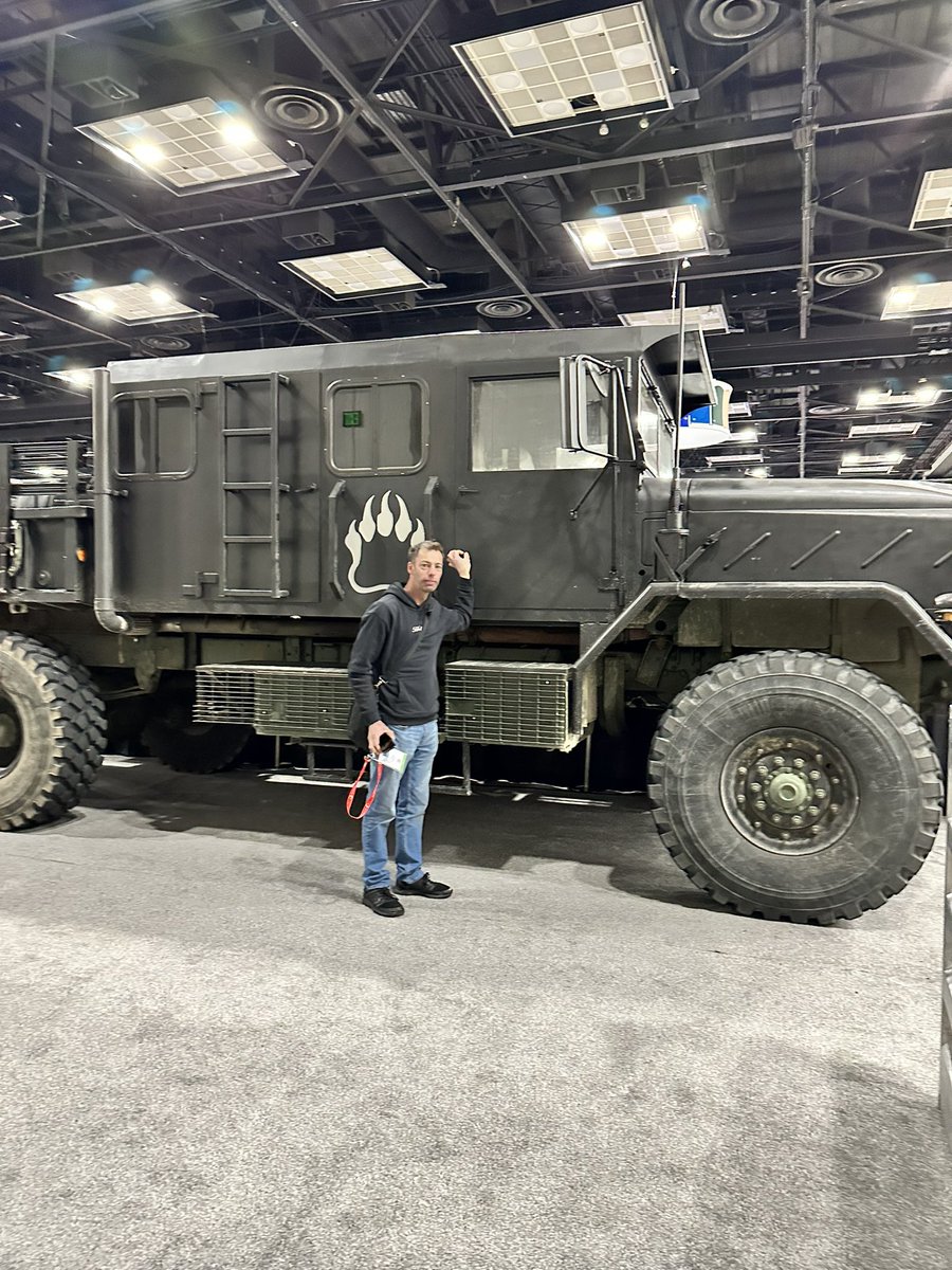 ScanprobeLTD's tweet photo. Andy Just picked up his hire truck at the airport and now on the way to WWETT Show #scanprobe ππππΊπΈπΊπΈπ¬π§π¬π§ https://t.co/9tdq4VWvGO