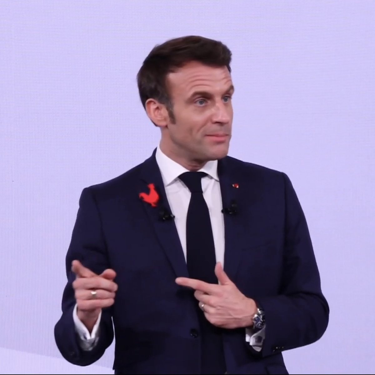 emmanuel-macron-on-twitter-10-ans-25-000-start-ups-500-000-emplois