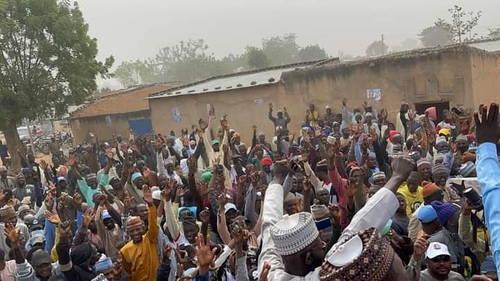 #KiKProject #KIKDECIDES #APCNigeria
  @AbuKusada
Abubakar Yahaya Kusada yanata godiya jama'ar kankia Local government.

Alhamdulillah, al’ummarmu ta daukacin karamar hukumar Kankia muna godiya sosai munga karimci, munga kara. Anyi lafiya angama lafiya cikin kaddarawar Allah.