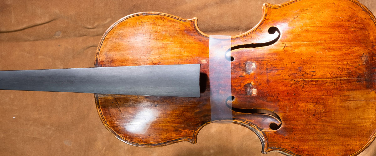Lisa_Fielding's tweet image. Instruments which survived one of the darkest times in human history will bring a message of hope to Elgin this spring.  Coming up @WBBMNewsradio, learn about #violinsofhope &amp;amp; how the Elgin Symphony Orchestra will bring their stories to life at a special concert. 🎻🎻