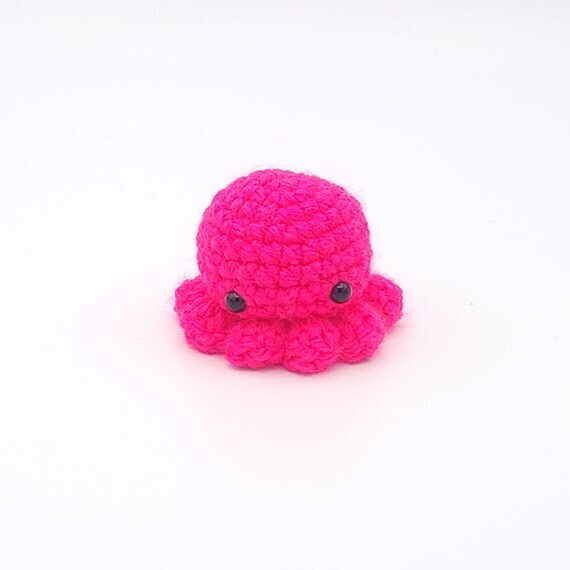 AstrilCreations's tweet photo. Tiny Pink Octo Amigurumi by AstrillithCreations https://t.co/9wZXqO5sLM