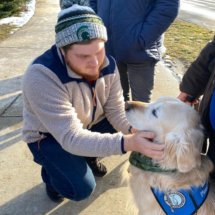 LCCK9Anna's tweet photo. Blessed to provide comfort and support to @michiganstateu students, staff, families this past week. Praying for grieving families, critically injured students, and the MSU community as they return to classes this week. #SpartanStrong #PrayersforMSU  #peace @K9ComfortDogs https://t.co/SK9WKvG6qu