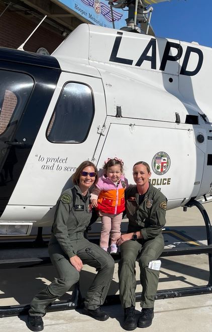 Tactical Flight Officer Delieuze and Pilot Henson gave this happy little Angeleno a tour of LAPD's Air Support Division. It's great to see this strong female team protecting the city! #30x30Initiative #LAPD