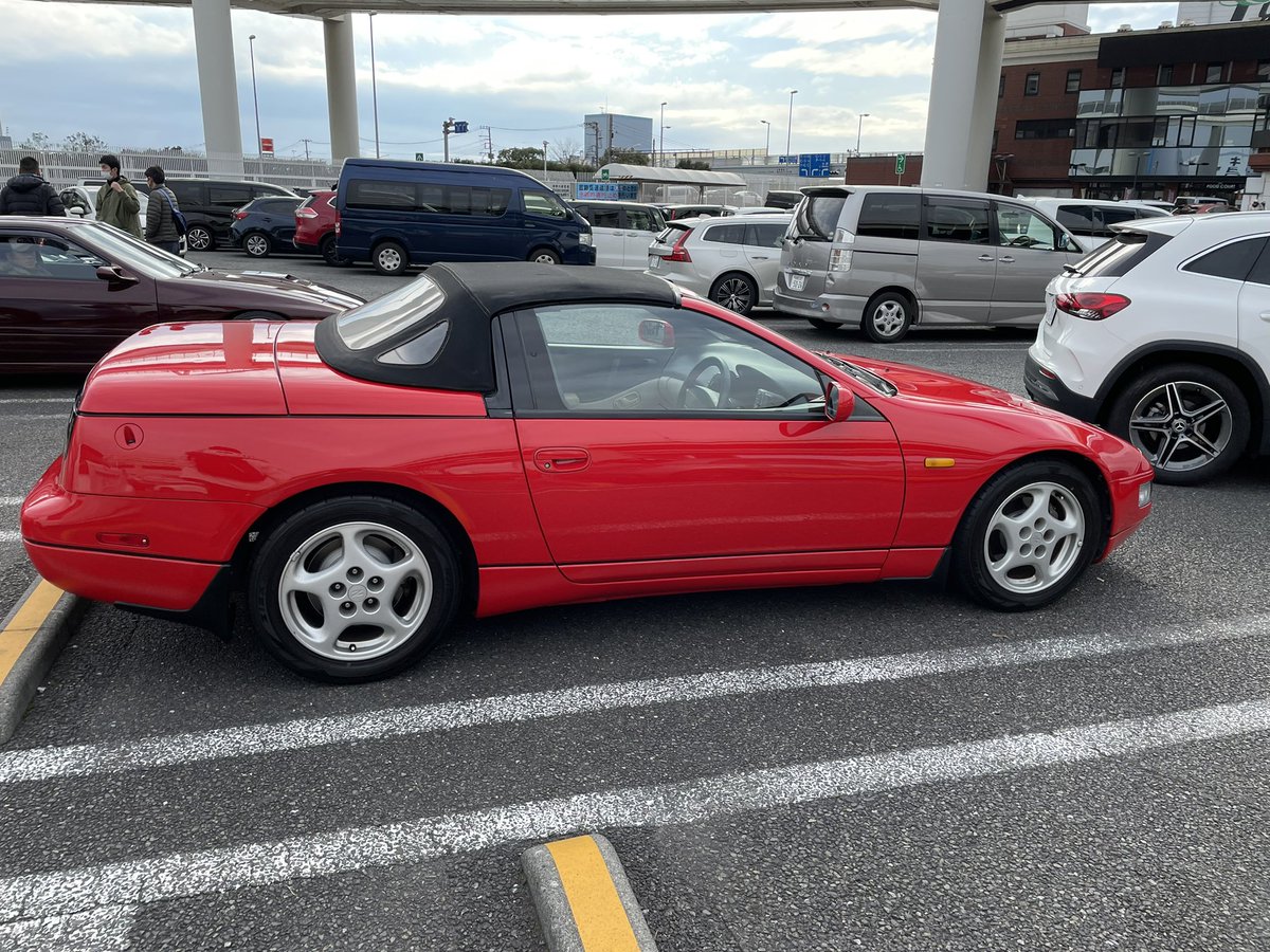 68eddy1's tweet photo. #車売ります 
Z32コンバチブル　H７年　151000KM  
オールペイントと多数手を加えてます。
260万　気になる方DM下さい。無改造です。
大黒PA　でℤ３２コンバチブルを紹介します。旧車　JDM https://t.co/E3ZXJXVaUD @YouTubeより https://t.co/IIplKkooIx
