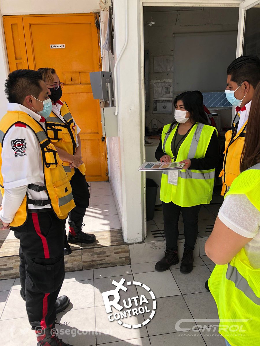 segcontrol's tweet photo. Iniciamos la semana #ConTodo y con la #RutaControl, visitando a nuestros guardias de seguridad en distintos servicios de la CDMX, Toluca y Saltillo para seguir brindando información importante sobre la app Contodo Control y nuestra Cultura Organizacional.
#YoSoyControl https://t.co/eED7R0DjfS