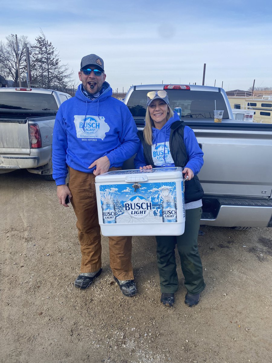 joeyjoea's tweet photo. Had a great time at the Busch Light Curling Fest in Lansing, IA this past weekend! Perfect day to be on the ice with some amazing execution by @FahrBeverage. #buschlight @BuschBeer @AnheuserBusch @barstoolsports @NicholsonKelly4 https://t.co/f2csVQeBPy