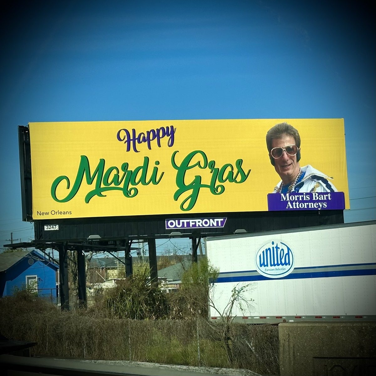 ThomasGoussard's tweet photo. Happy #MardisGras 💚💛💜 #Nola https://t.co/HLmzwrdw4h