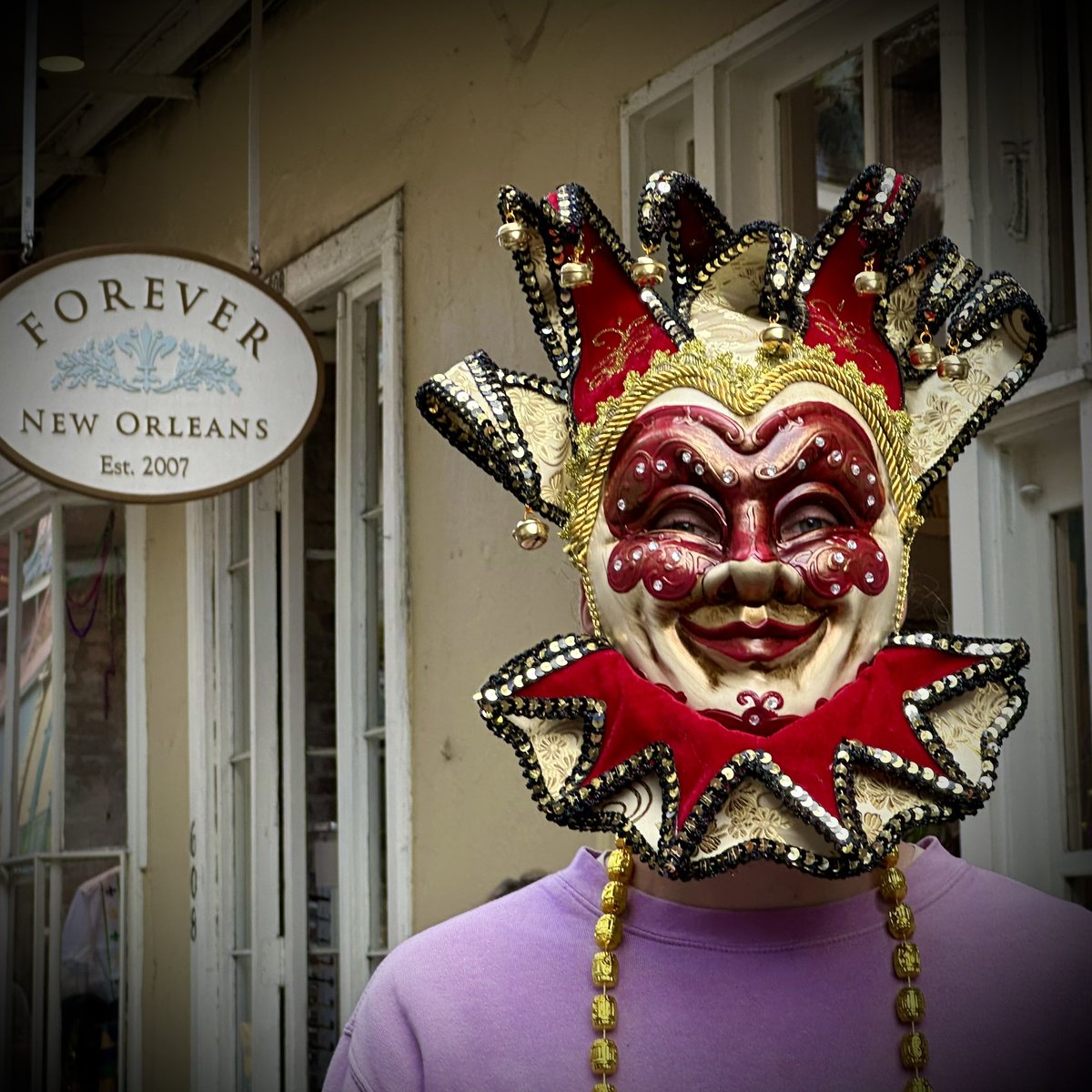 ThomasGoussard's tweet photo. Happy #MardisGras 💚💛💜 #Nola https://t.co/HLmzwrdw4h