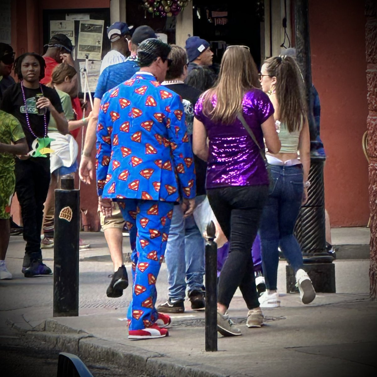 ThomasGoussard's tweet photo. Happy #MardisGras 💚💛💜 #Nola https://t.co/HLmzwrdw4h