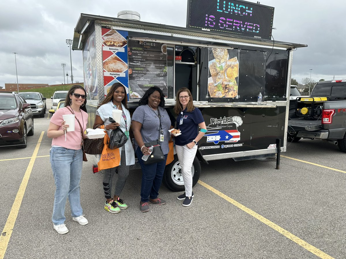 kpwell's tweet photo. Had a chance today to visit Raines Academy for the  KISD Employee Health and Wellness Expo.  It was great to visit with the vendors to learn about preventative care,  listen to the chef talk about meal prep and enjoy the food from the food truck vendors.  Thanks @katyisd!! https://t.co/fGIFNNpewY