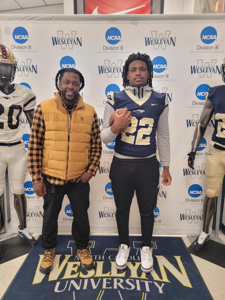 StewardVic's tweet photo. After a great visit , I am nothing but blessed to have received my first football offer from North Carolina Wesleyan University 🖤 @CoachCalebKing1 @CoachAllen1660 @NCWesleyanFB @havelockrams https://t.co/D501qzHZSJ